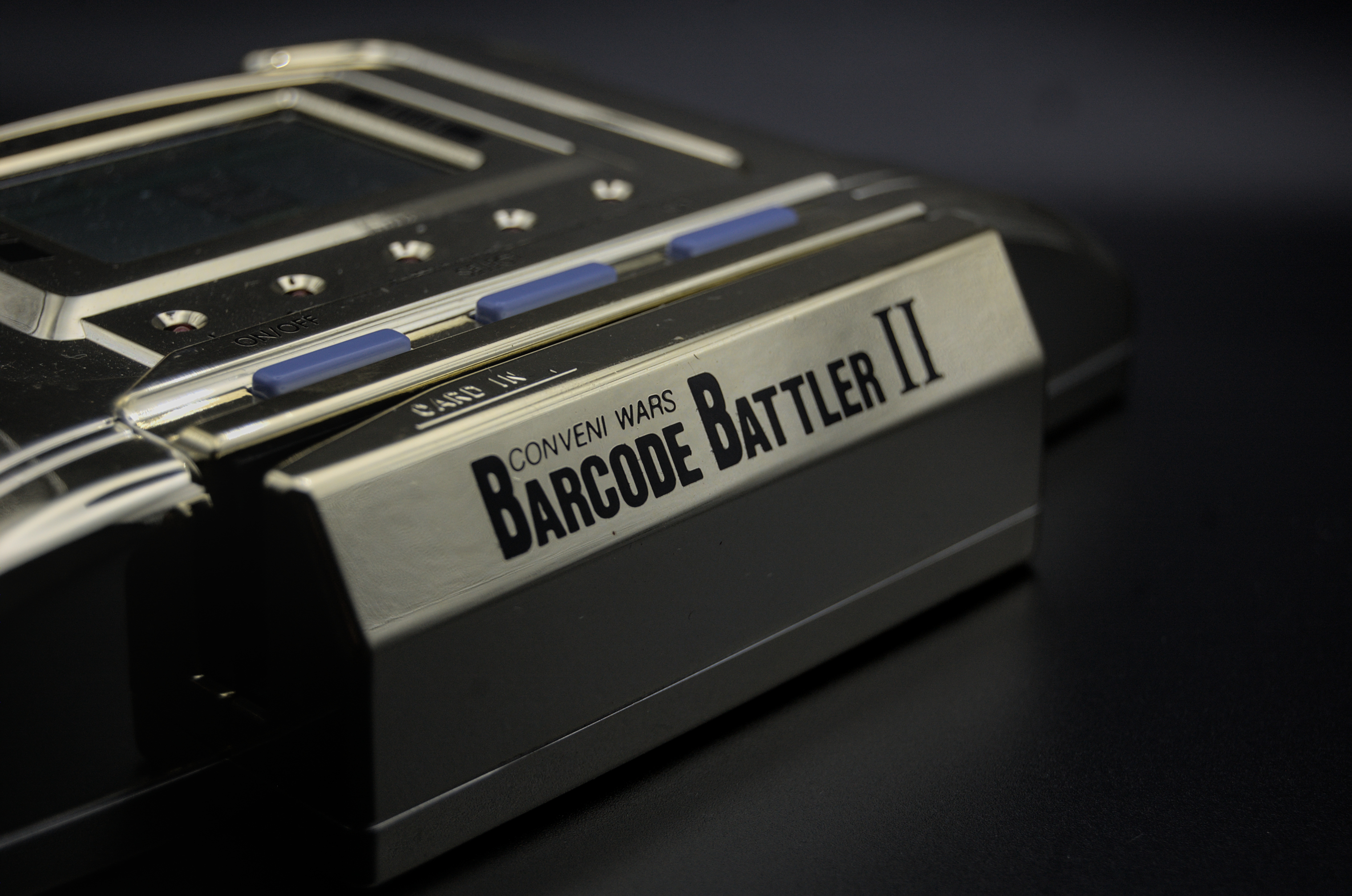 Detalle de la edición dorada de Barcode Battler II